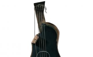 1998. Guitarra Lorquiana IV. Tècnica mixta sobre fusta, 62 x 33,5 x 17,5 cm.
